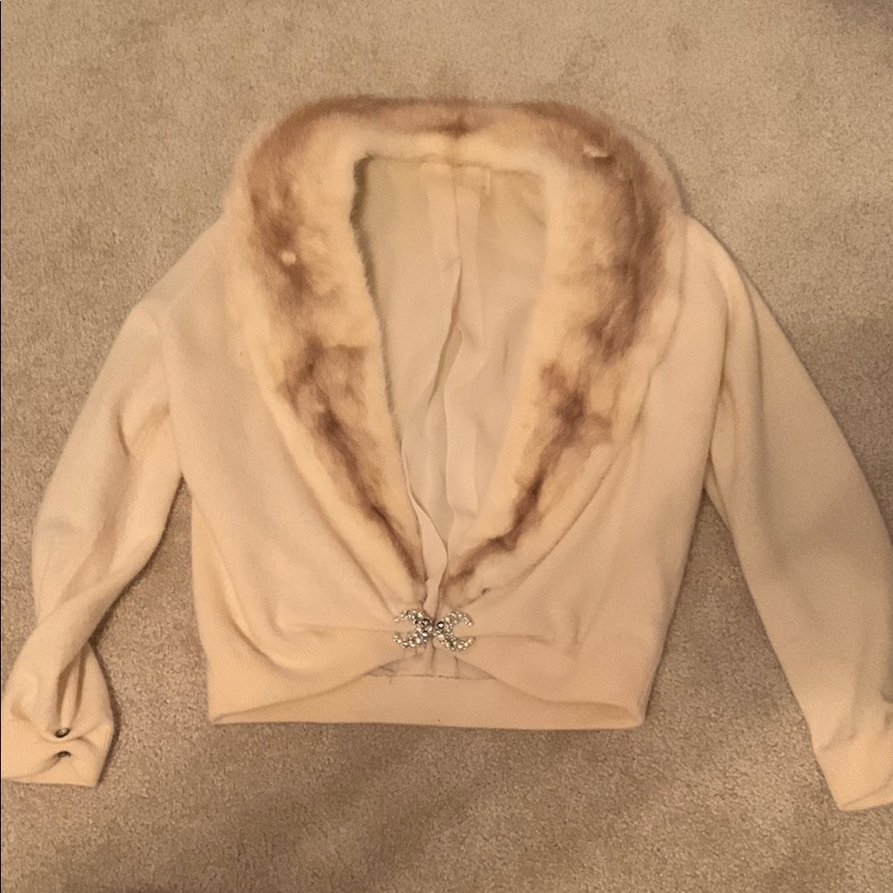 Luxurious Cream Cashmere Cardigan with Fur Trim
